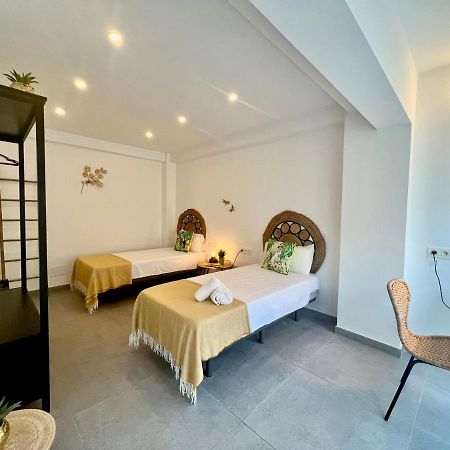 Malagueta Beach II & Private Terrace By Ele Apartments Málaga Dış mekan fotoğraf